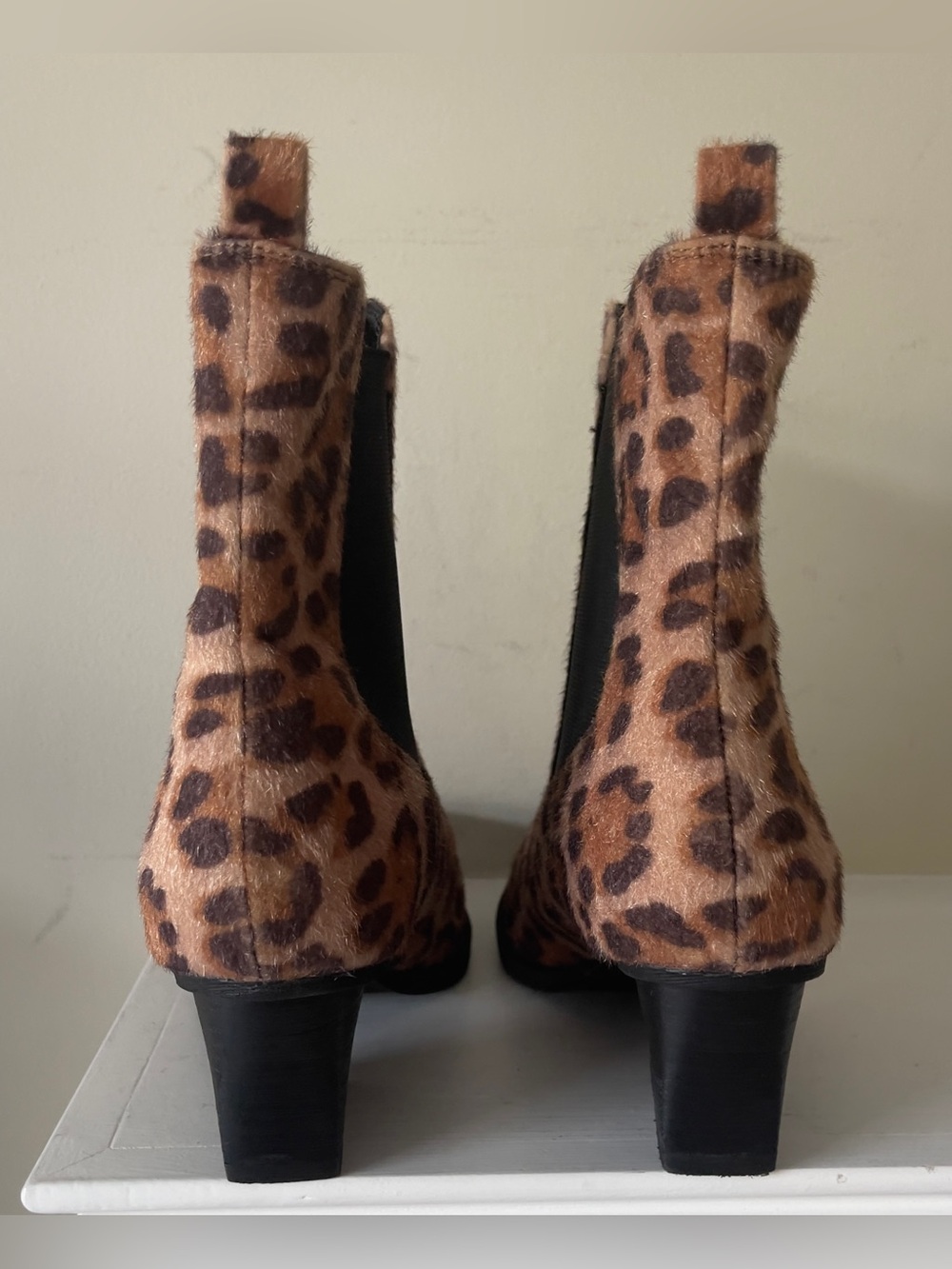 DV by Dolce Vita Jerico A Leopard Print Chelsea Bootie in Tan and Brown NWOB 6.5 - Picture 5 of 8